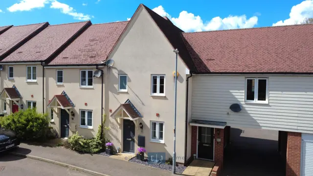 Abbess Terrace, Loughton, photo 1
