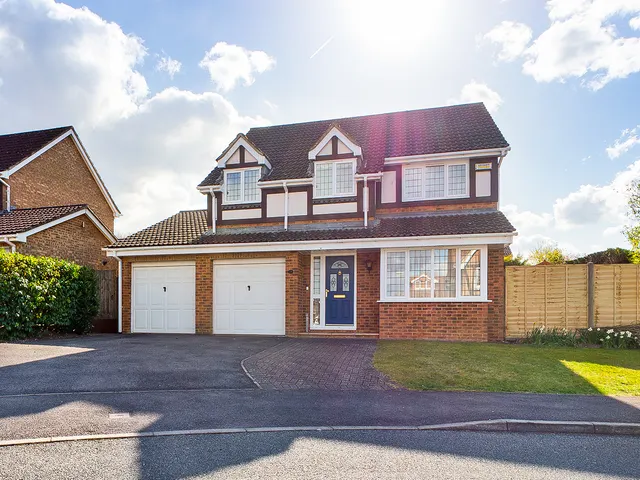 Belmont Heights, Hatch Warren, Basingstoke, RG22, photo 1