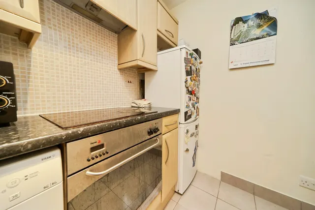 Bolton Grange, Yeadon, LS19, photo 3
