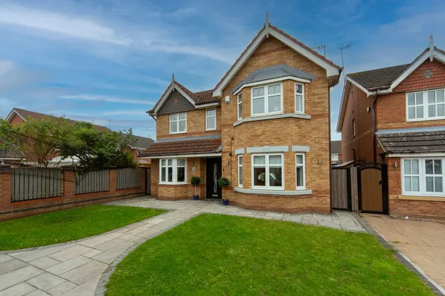 Dorchester Park, Prenton, photo 1