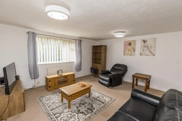 Woolton Court, Ellesmere Port, CH66, photo 3
