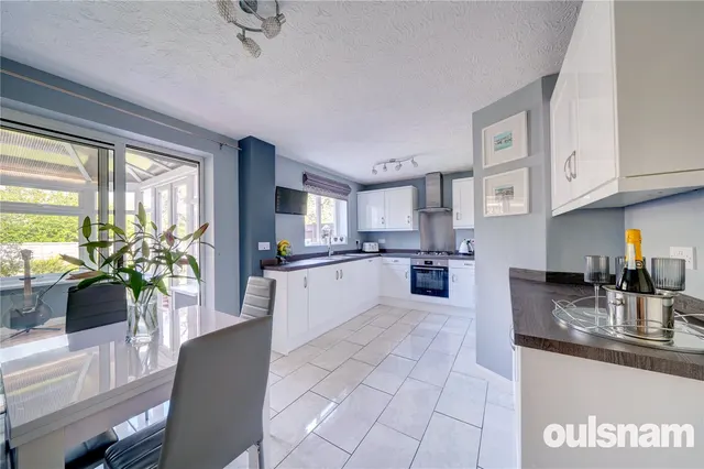 Photo 2 — Oak Tree Drive, Cutnall Green, Droitwich, Worcestershire, WR9 0QY
