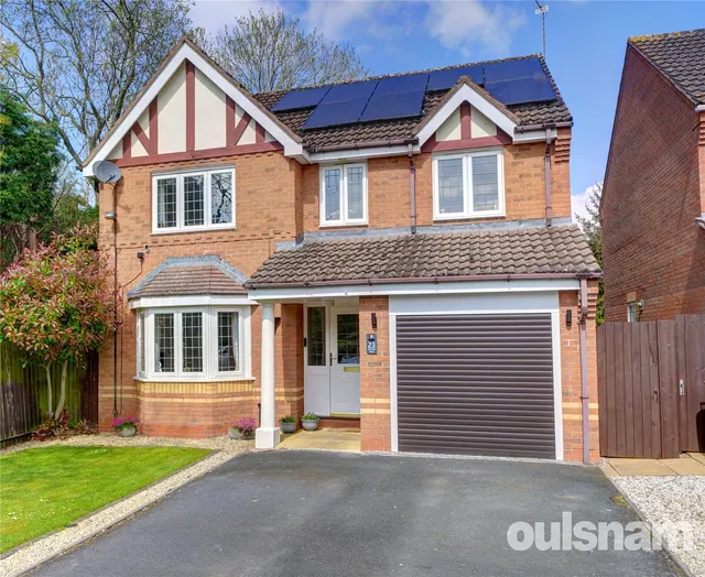 Oak Tree Drive, Cutnall Green, Droitwich, Worcestershire, WR9 0QY, photo 1