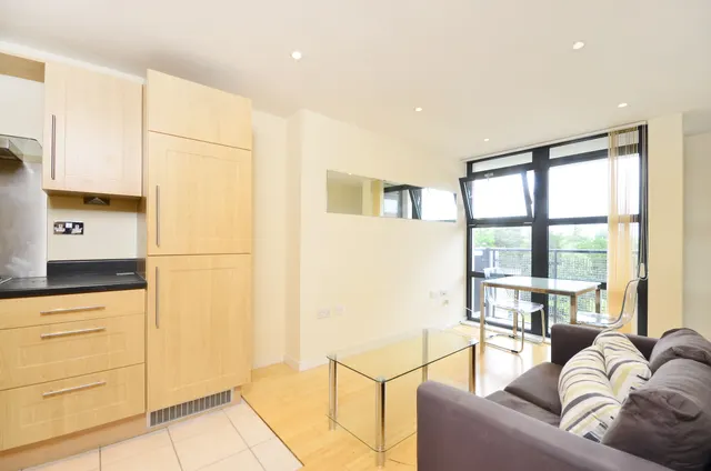 26 Repton House, 20 Scott Avenue, London, photo 1
