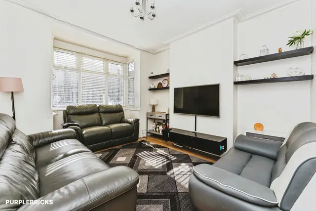 Geere Road, London, E15, photo 2