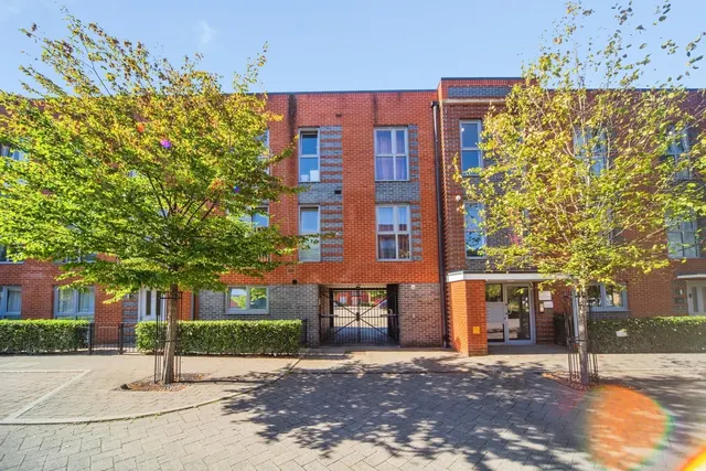 Meridian Way, Southampton, SO14, photo 1