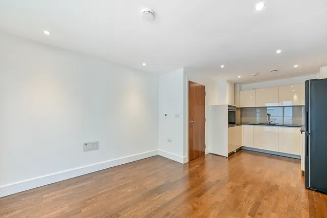 Photo 2 — Flat 59 Trafalgar Building, 15 Henry Macaulay Avenue, Kingston upon Thames