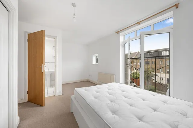 Tollington Way, Holloway, N7, photo 2