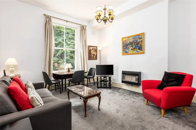 Photo 3 — Eardley Crescent, London, SW5