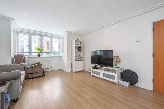 London, NW3, photo 3