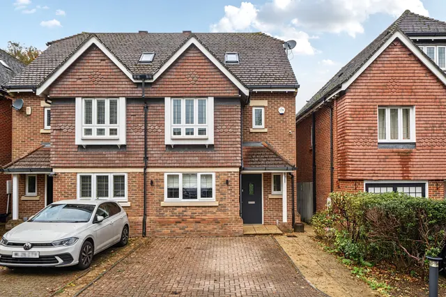 Poplar Close, Epsom, KT17, photo 1