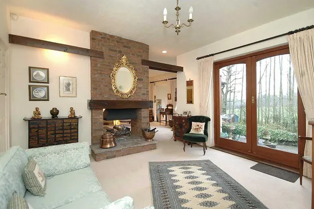 Photo 3 — Castle Hill, Prestbury