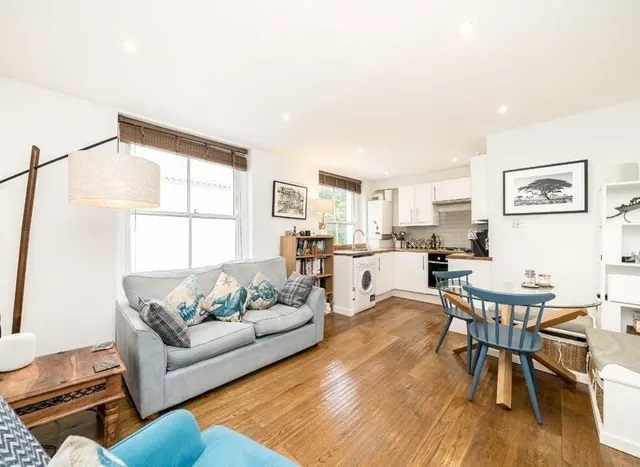 Photo 2 — Chepstow Road, Notting Hill, W2