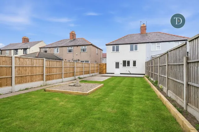Photo 2 — Hawthorn Road, Little Sutton, CH66 1PT