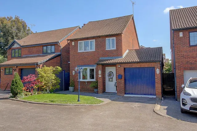 Clovelly Way, Nuneaton, CV11, photo 1