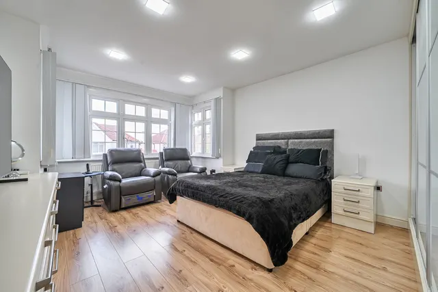 Sedgecombe Avenue, Harrow, HA3, photo 3
