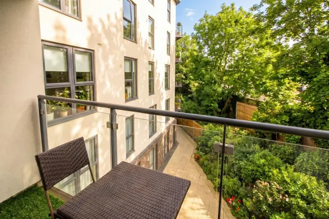 Guildford Road, Woking, GU22, photo 2