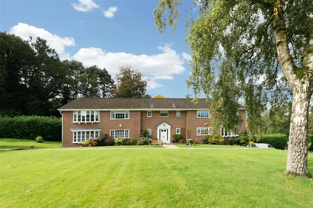 Castle Hill Court, Macclesfield, photo 3