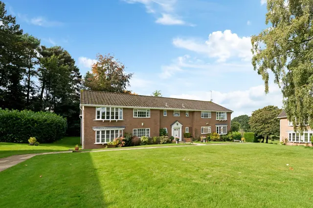 Castle Hill Court, Macclesfield, photo 1