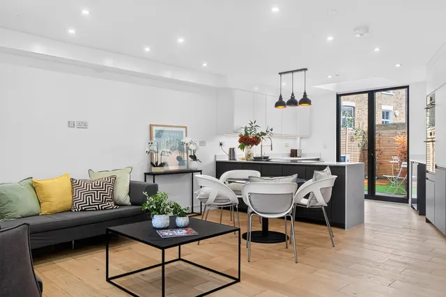 Jephtha Road, London, SW18, photo 2