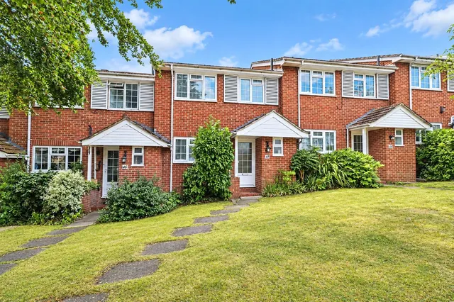 Belgrave Manor, Woking, GU22, photo 1