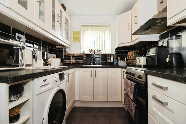 Photo 3 — Home Orchard, Yate, Bristol, Gloucestershire, BS37