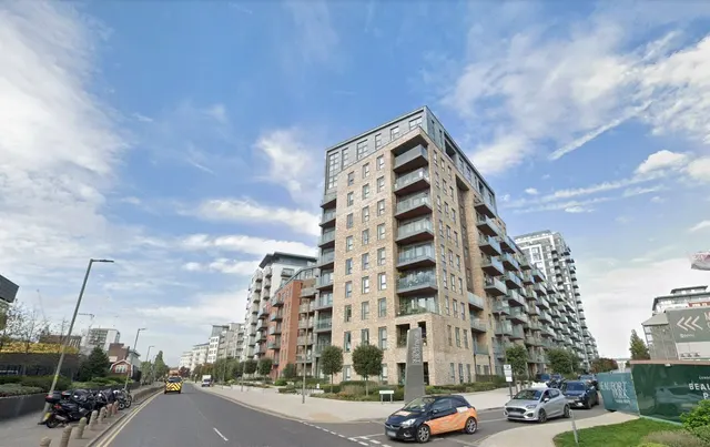 Caversham Road, London, NW9, photo 2