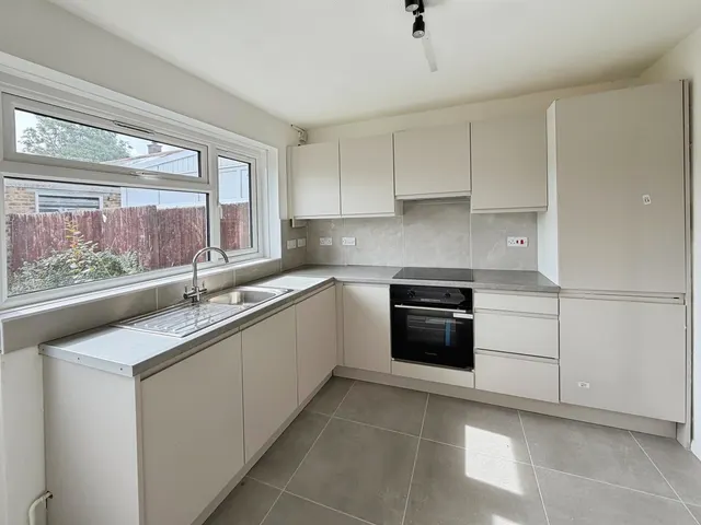 Roman Drive, Peterborough, PE8, photo 1