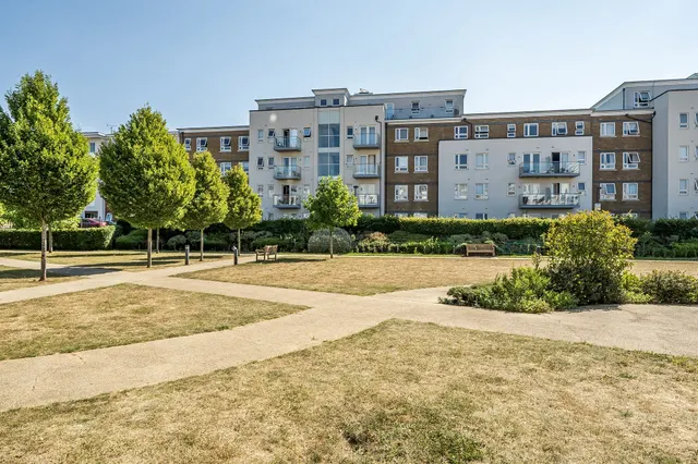 Grebe Way, Maidenhead, photo 1