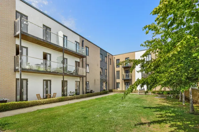 Latimer House Angus Court, Thame, OX9, photo 1