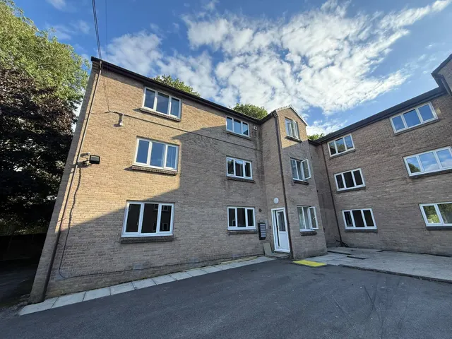 Cecil Avenue, BRADFORD, photo 1