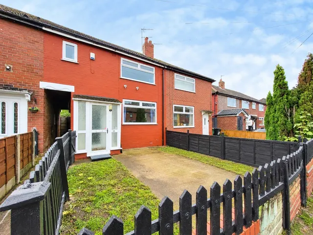 Fovant Crescent, Reddish, SK5, photo 1