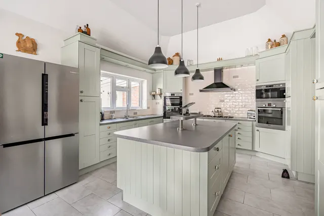Tongham Road, Runfold, GU10, photo 3