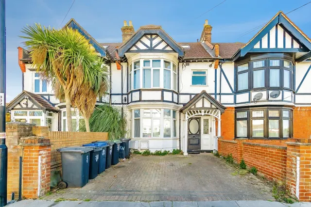 Ardfern Avenue, London, SW16, photo 1