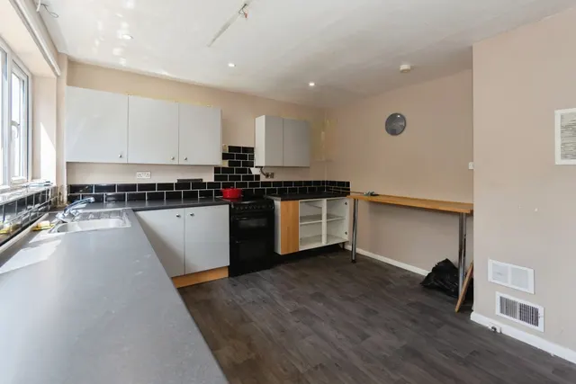 Photo 3 — Masons Way, Solihull, West Midlands, B92
