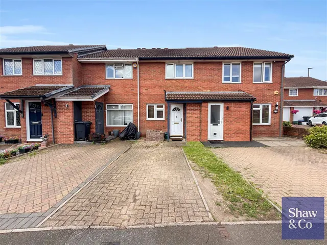 Bracken End, Isleworth, photo 1