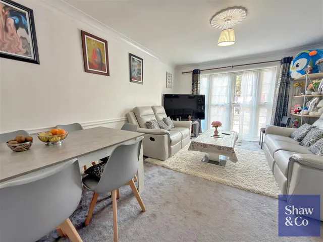 Bracken End, Isleworth, photo 2