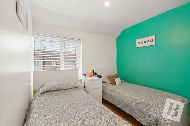 Westfield Road, Dagenham, RM9, photo 3
