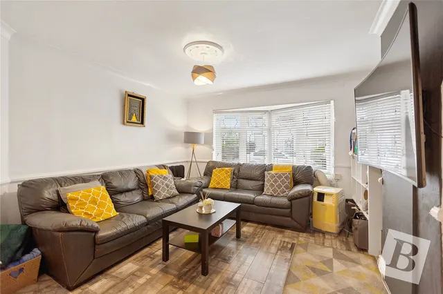Westfield Road, Dagenham, RM9, photo 2