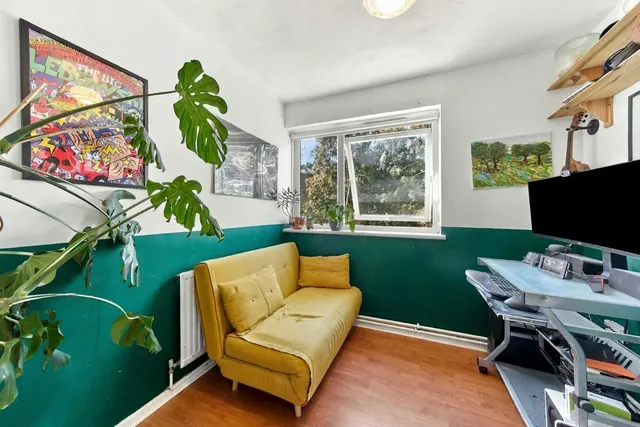 Ewen Crescent, SW2, photo 2