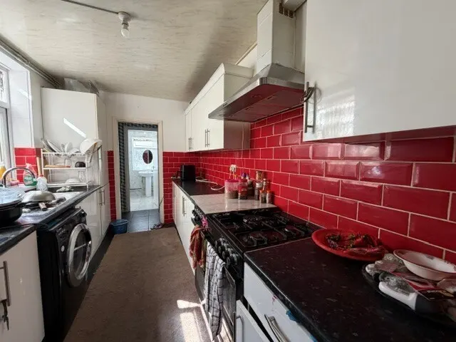 Hampton Road, Luton, Beds, photo 1