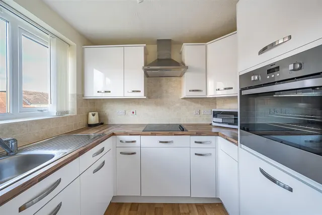 St. Peters Road, Portishead, BS20, photo 3