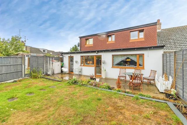 Dunstable Road, Houghton Regis, Dunstable, photo 1