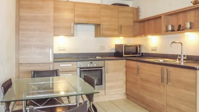 Empire Way, Wembley, HA9, photo 1