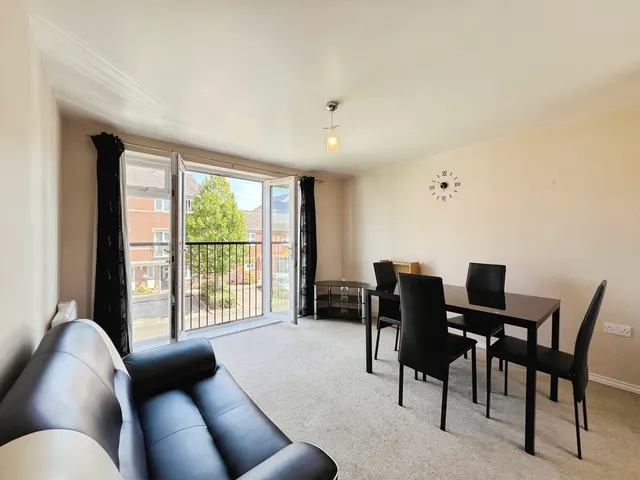 Photo 3 — Verney Road, Banbury, Oxfordshire, OX16