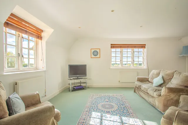 Prince Court, Tetbury, GL8, photo 3