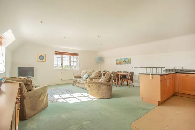 Prince Court, Tetbury, GL8, photo 2