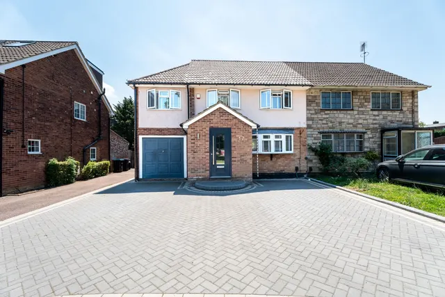 Great Leylands, Harlow, CM18, photo 1