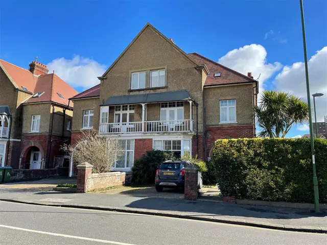 Beach Road, Littlehampton, photo 1
