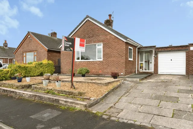 2 bedroom house, Glendale Drive, Mellor, BB2